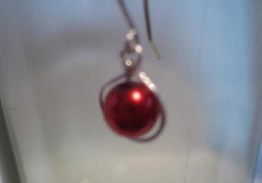 make a pair of red  pearl like earrings big2