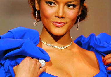 change the color of your dress or hair on any 2 photos to help you compare which color looks best on you big2