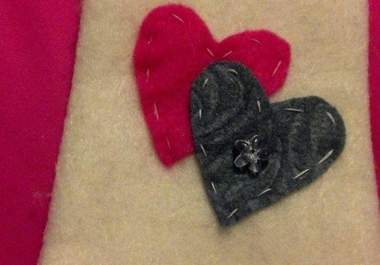make a beautiful felt cellphone sleeve big2