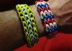 make a cool rubber band bracelet small1