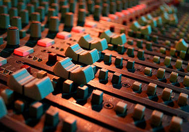 remove breaths and pauses from a 30 second audio file to make sound more punchy big1