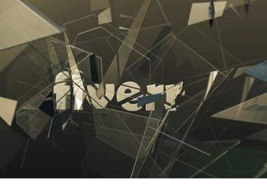 create an glass broken intro big1