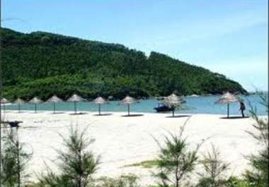 take 5 picture with me and your name together in 5 beautiful where I live_Danang of Vietnam_ and create a video slide big1