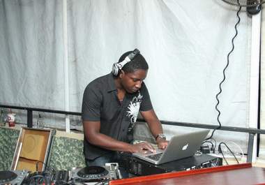 make a mix with 10 songs for you big1