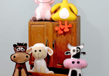 send you your choice of 2 of these adorable felt farm animals big1