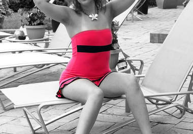 provide a spot color photo effect big1