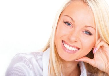 whiten your teeth so you can have a Hollywood smile! big1